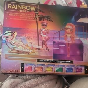 Rainbow High Color Change Pool Set